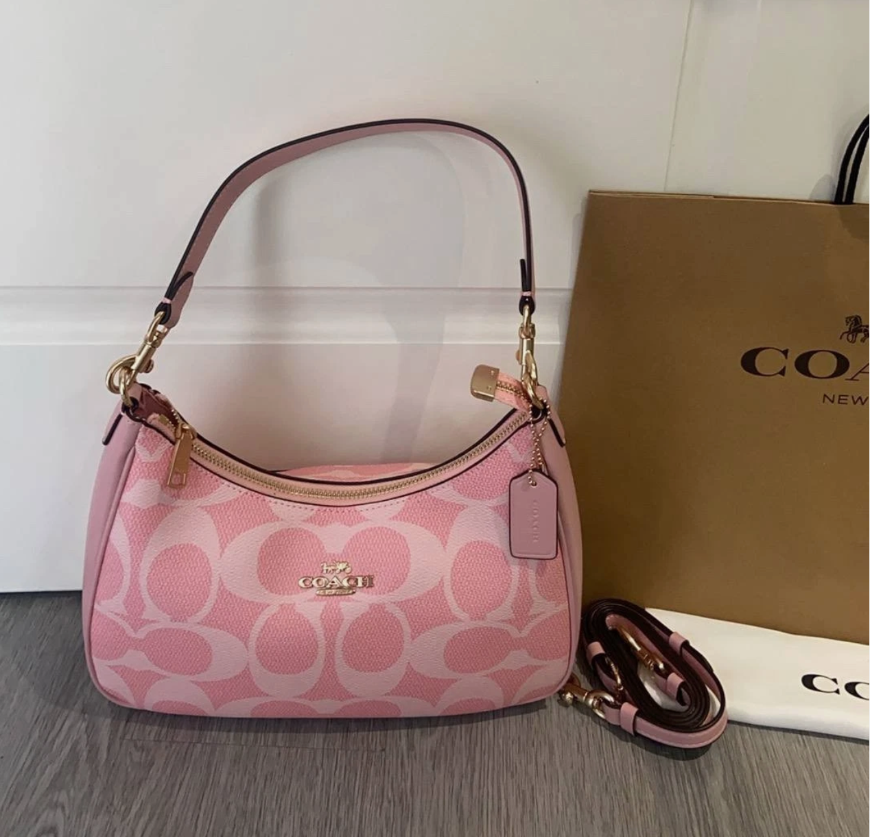 COACH Teri Shoulder Bag Pink