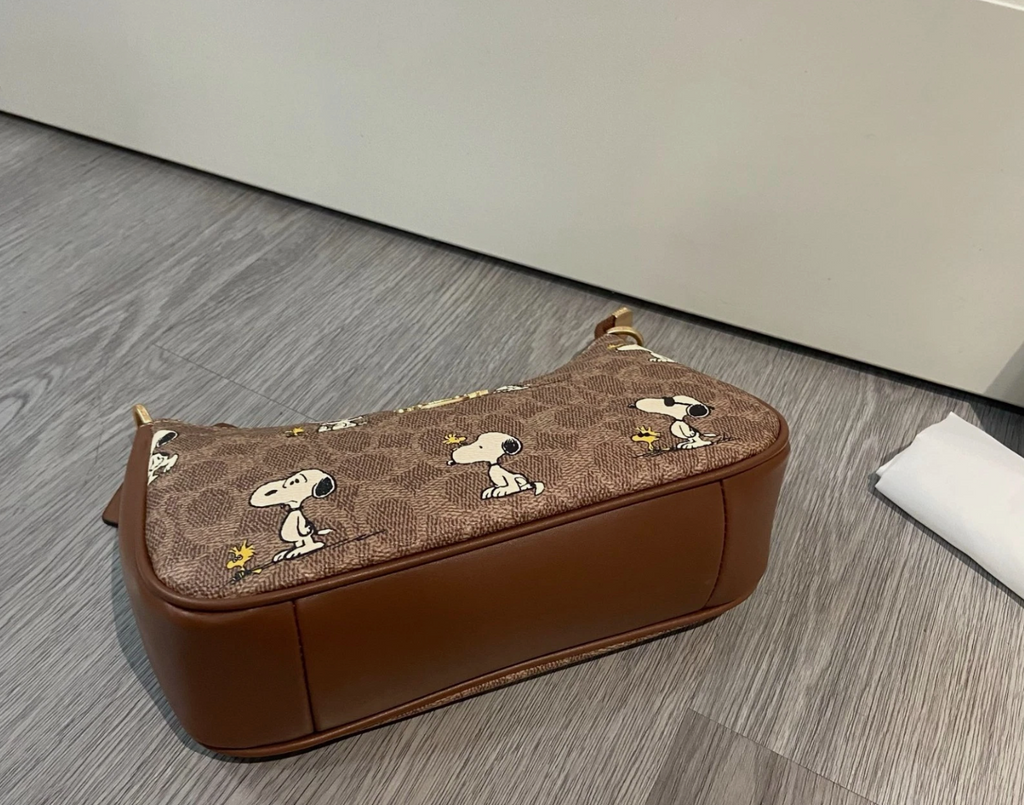 Coach womens crossbody bag Snopy Brown