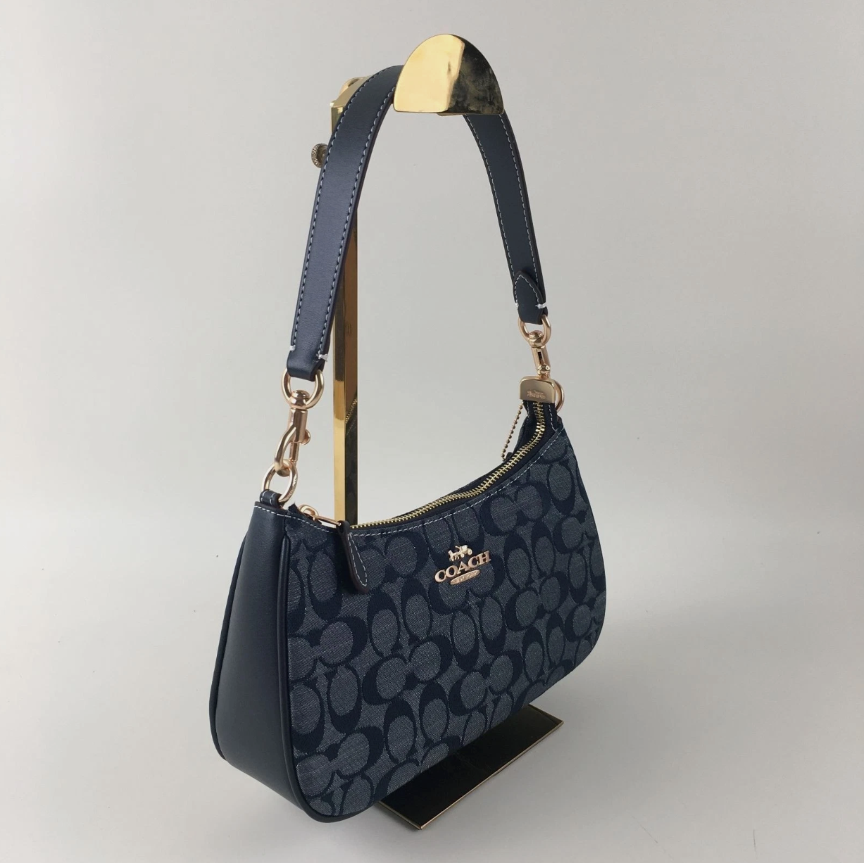 Teri Shoulder Bag Signature Chambray